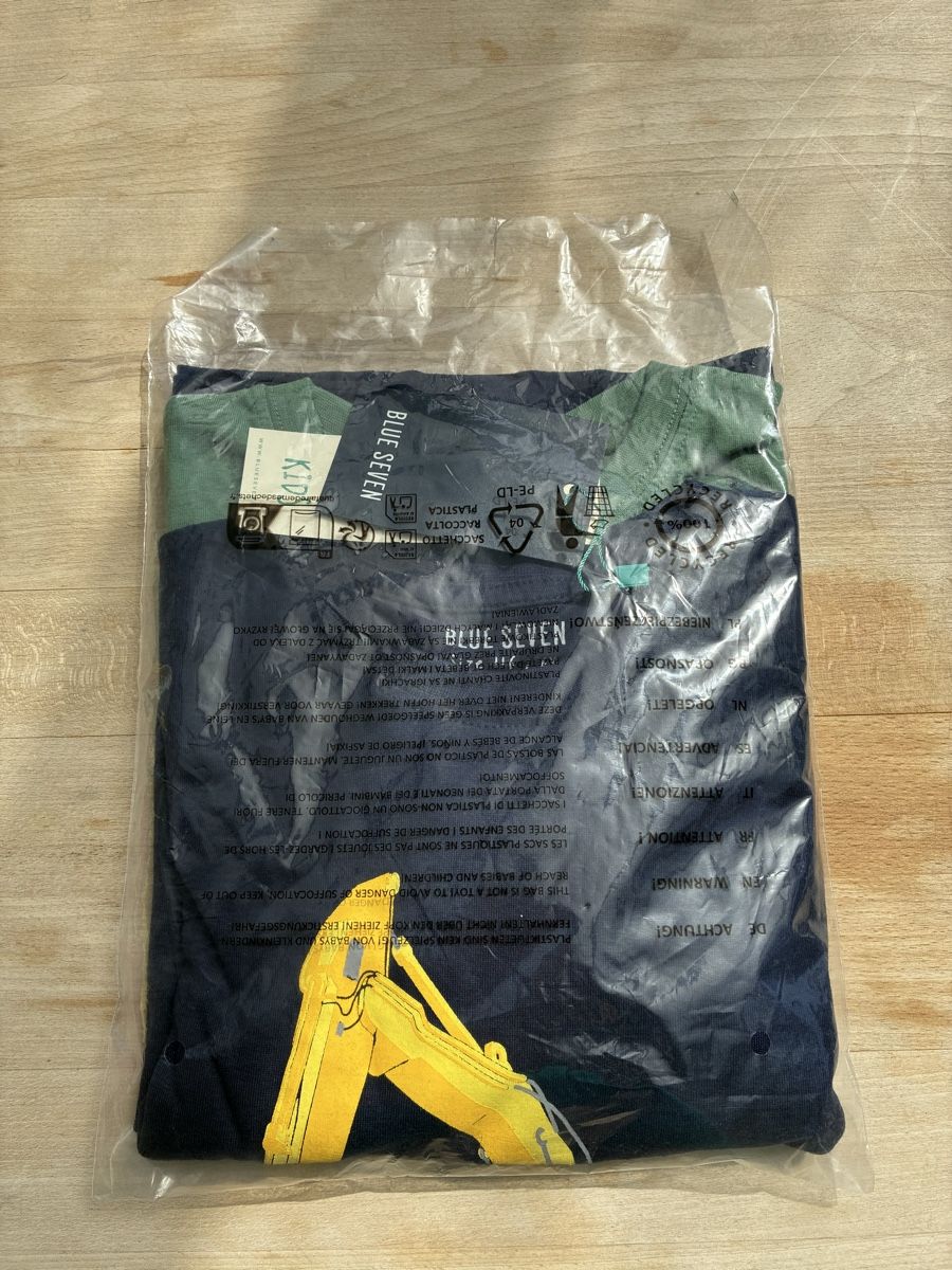 Pullover & Sweatshirts: 2 Shirts von Blue Seven mit Bagger & Traktor Prints NEU  – Neu und originalverpackt aus Wolfwil von NewGirl 7
