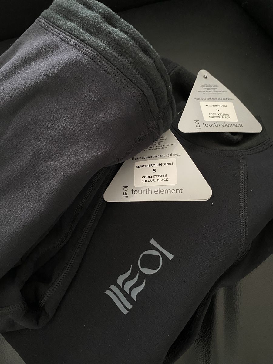 Mute per immersioni: Fourth Element Xerotherm Top +Leggings im Set Gr. S – Nuovo e nell'imballaggio originale da Pfäffikon ZH venduto da Deko-Stopp 2