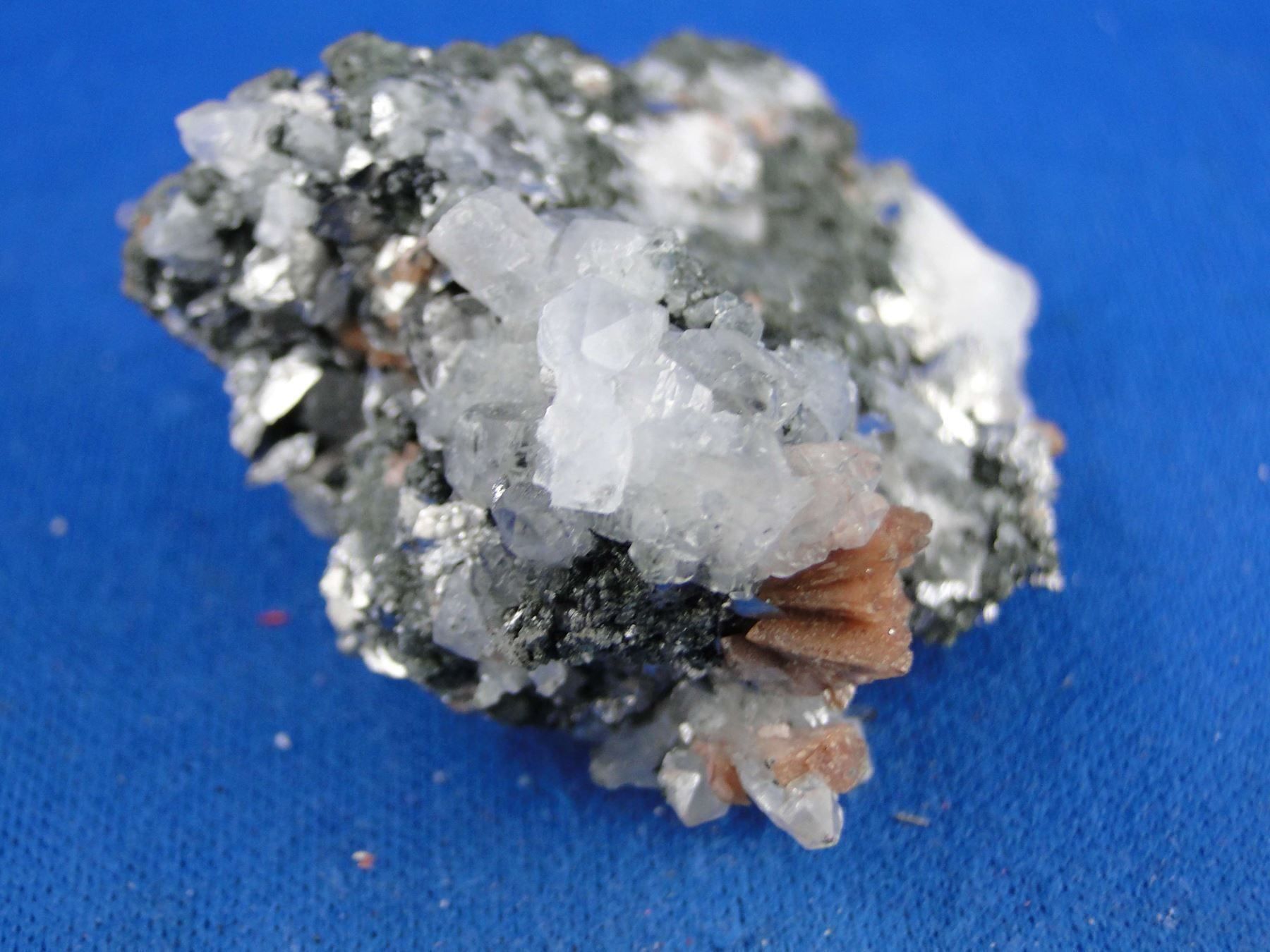 Minerali & Pietre curative: Genhelvite mit Quarz und Lollingit – Usato da Schinznach Bad venduto da Demerald 6