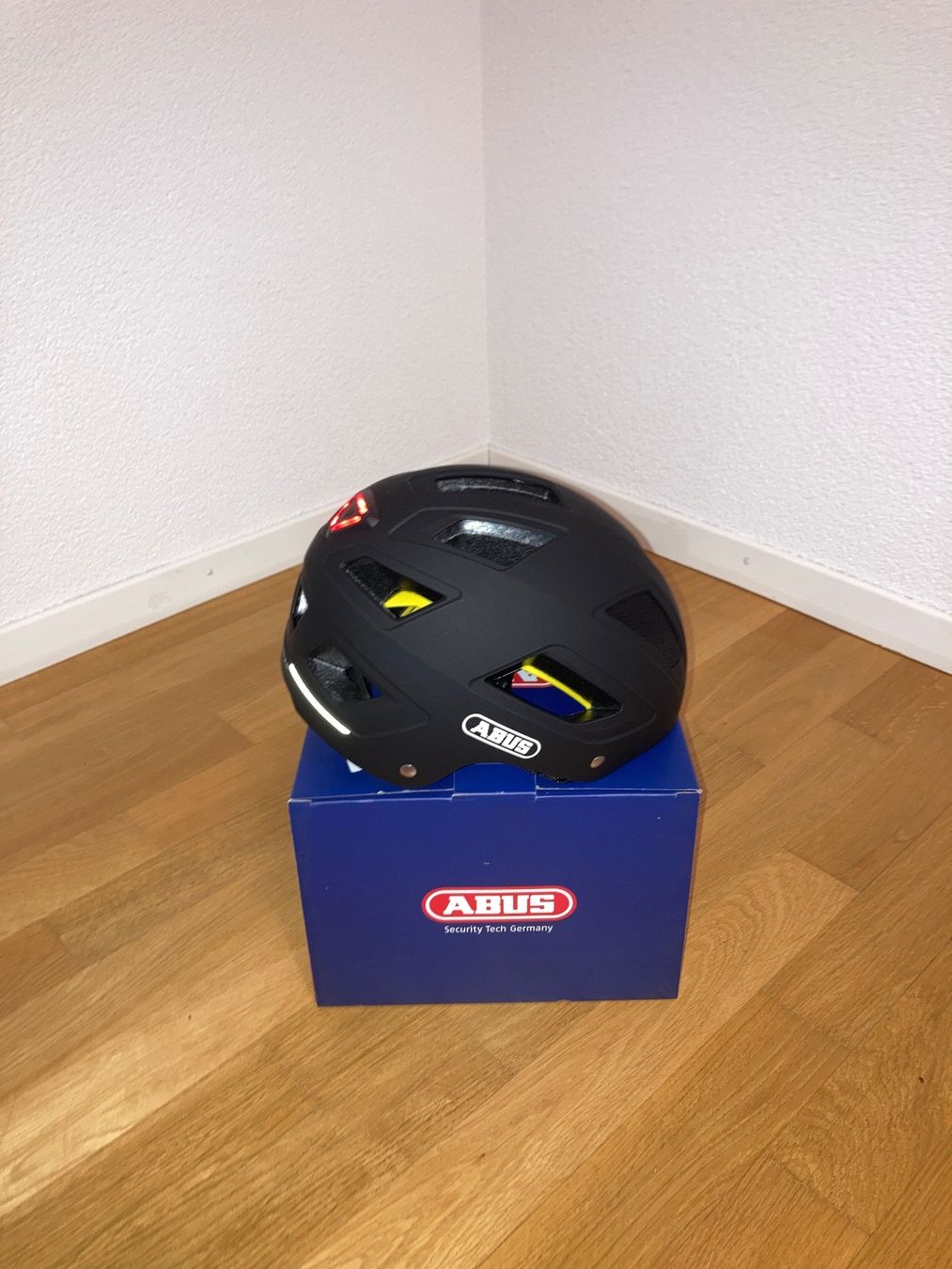 Abus Caschi: Fahrradhelm Velohelm – Nuovo e nell'imballaggio originale da Weinfelden venduto da stefan324 2