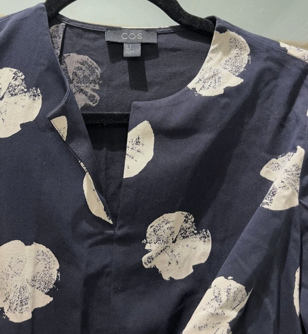 Cos Vestiti: COS Kleid, Grösse M  Wickeloptik, dunkles Blau mit Muster – Usato da Uster venduto da kgw78 2