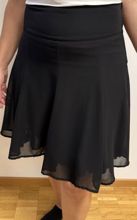 Mini-jupe noire H&M taille 36 - Idéale pour l'été!