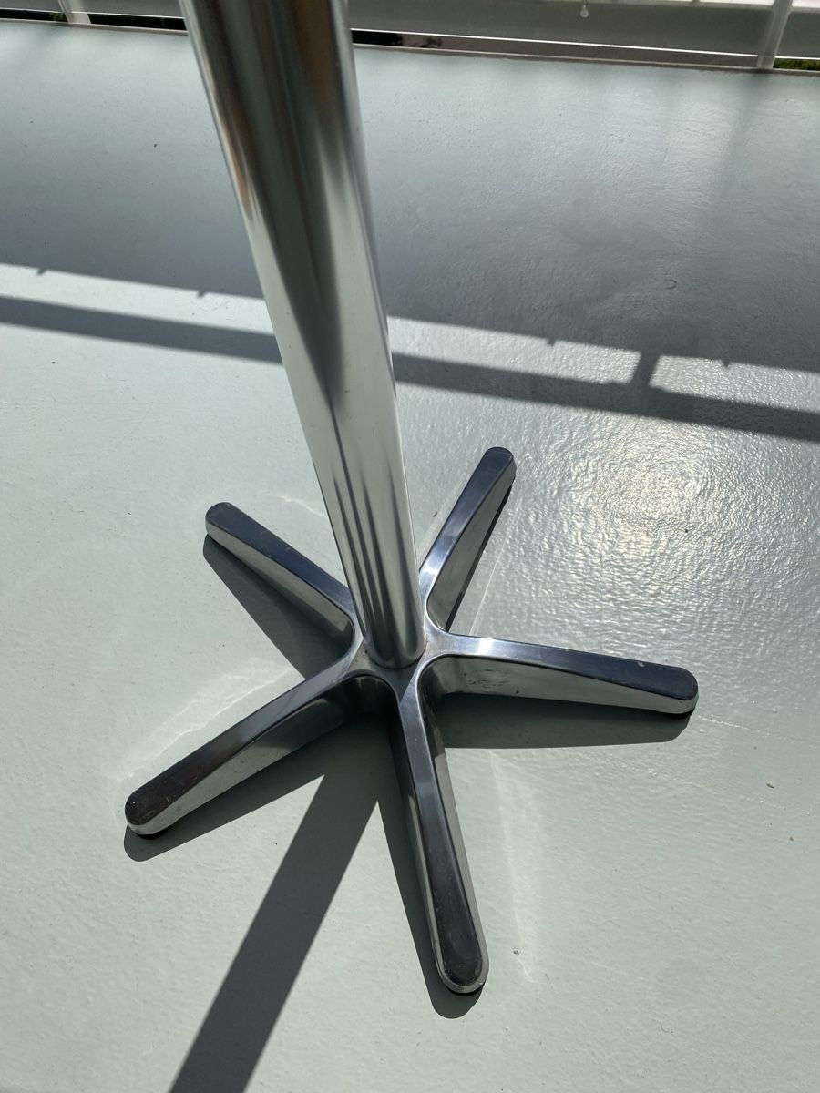 Tavoli: Used silver-colored metal bar table. Perfect for summer! – Usato da Faellanden venduto da ska_cw7p 2
