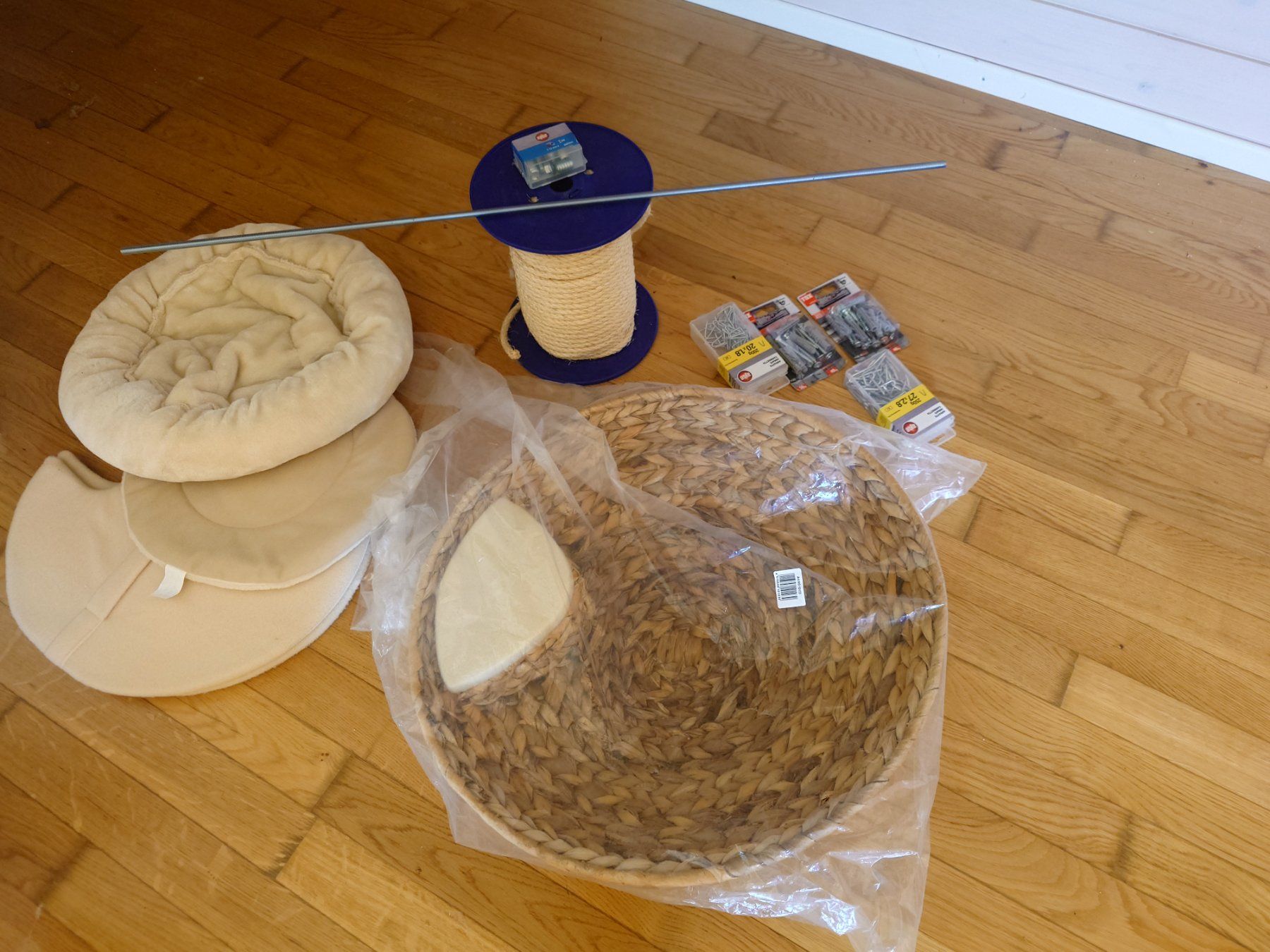 Tiragraffi: Kratzbaum mit Naturstamm – Usato da Bäretswil venduto da NightFreakZ 4
