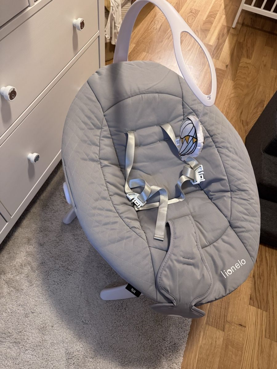 Lionelo Sdraiette & Sdraiette a dondolo: Lionelo Iris Babywippe, selten genutzt – Nuovo (secondo la descrizione) da Pfäffikon ZH venduto da Lumika 5