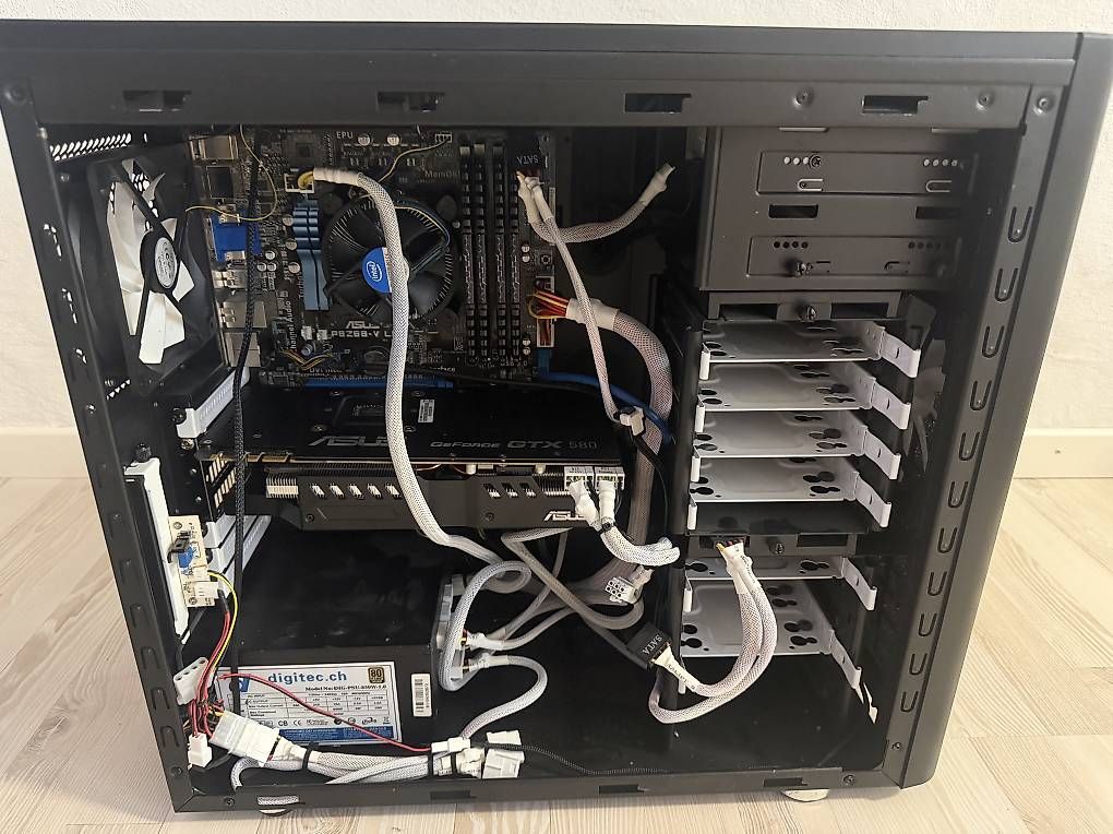 PCs:     Heimserver i7-2600K | 32 GB RAM  – D'occasion à Wettingen par MarekMaj 2