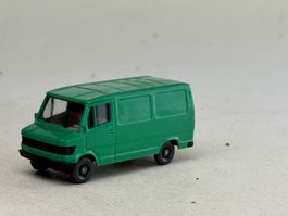 SG- Wiking Mercedes 207 D Kasten grün