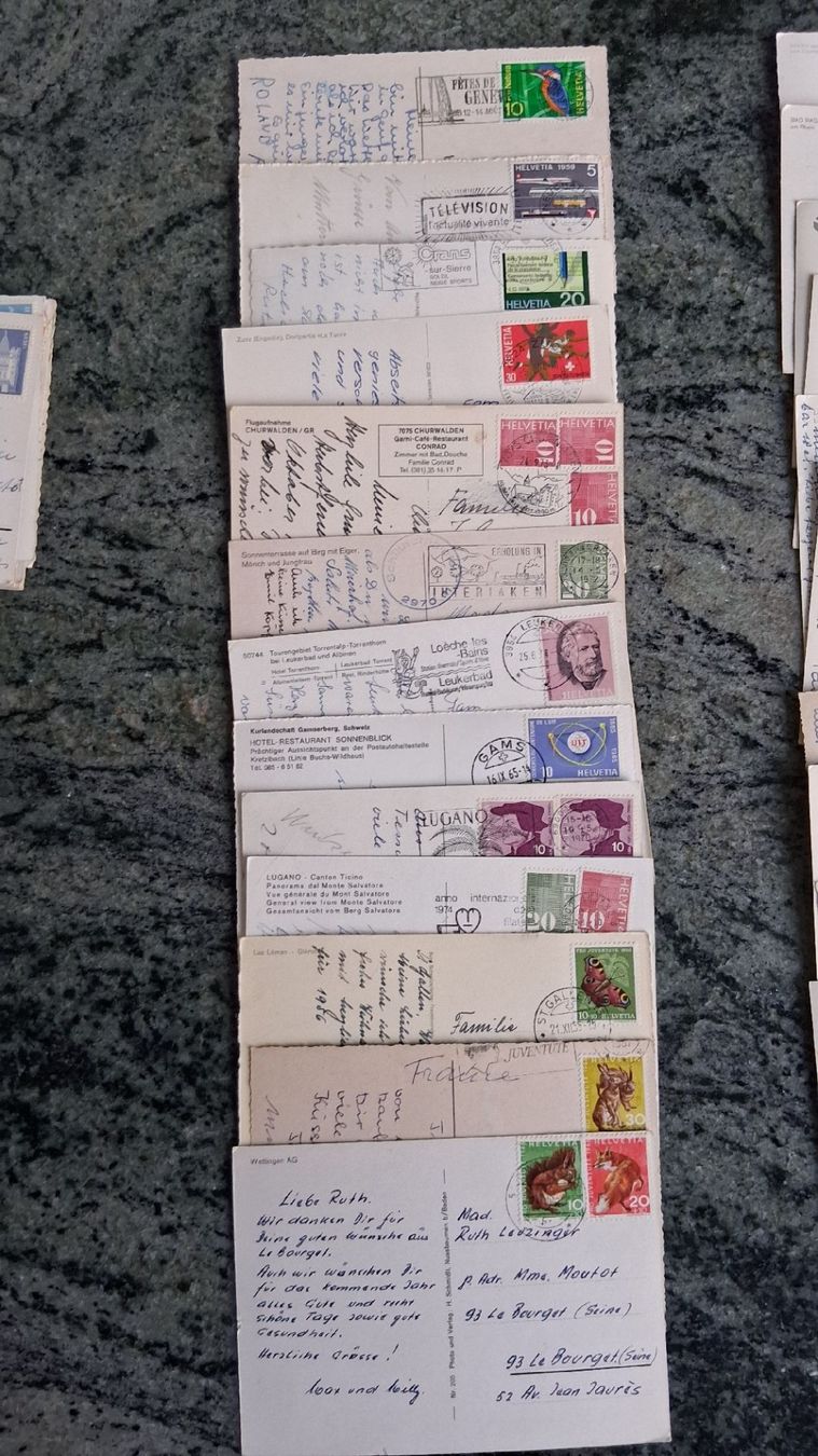 Tutti i francobolli: 66 alte Postkarten mit verschiedenen Schweizer Briefmarken – Usato da Wettingen venduto da Atollkirsche 2