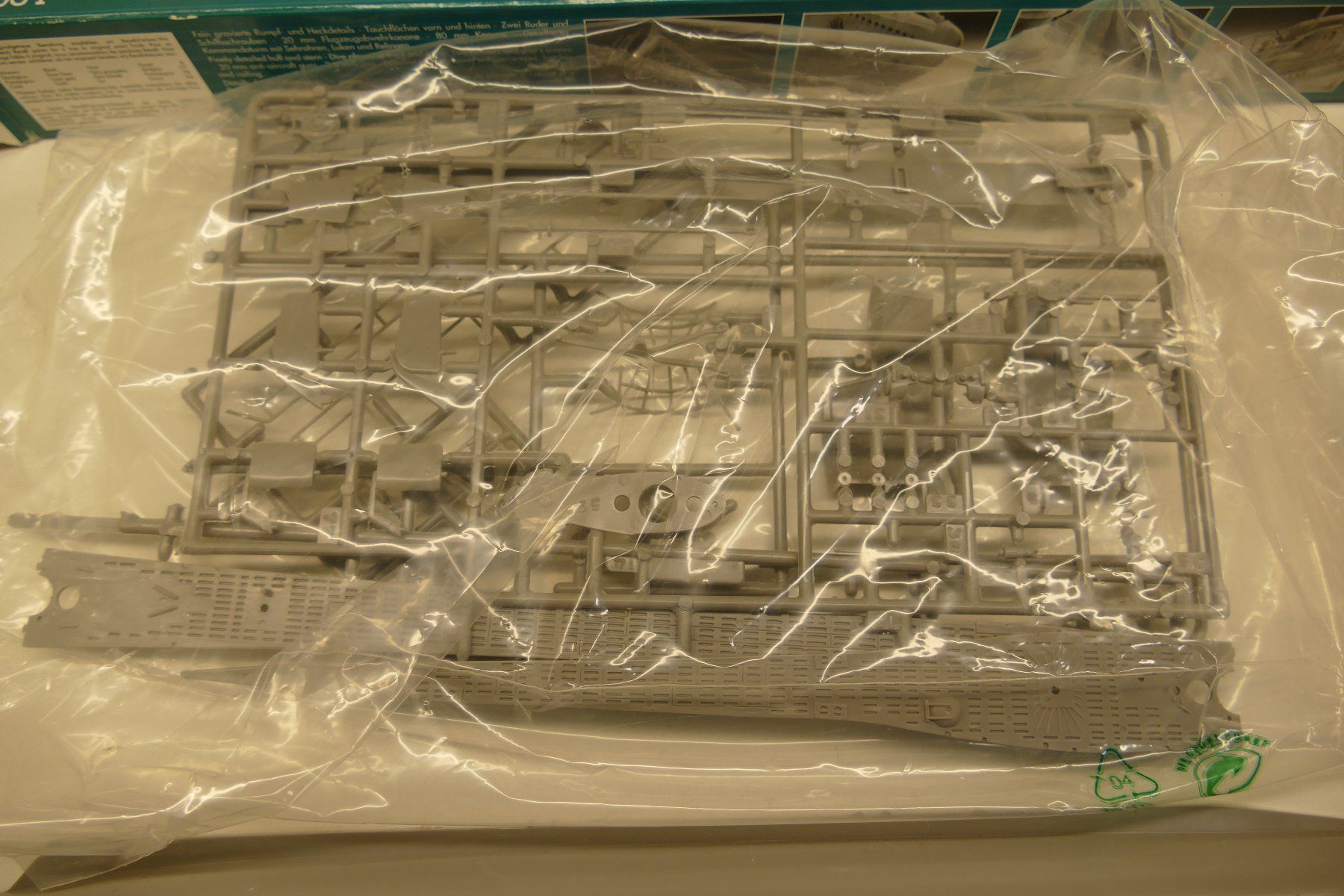 Revell Kit di modellismo & Modellini statici: Revell 1:125: Deutsches U-Boot Typ U-99 – Nuovo (secondo la descrizione) da Niederhasli venduto da rail-duerst 4