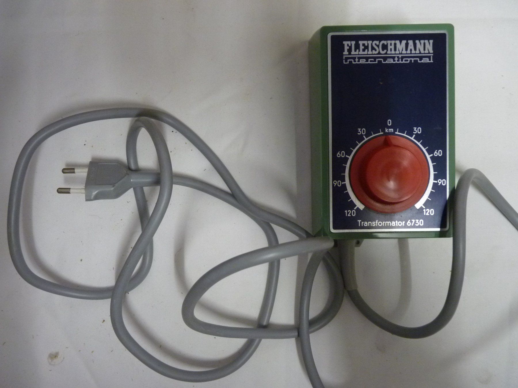 Fleischmann Batterie, Caricabatterie & Alimentatori: Spur N Fleischmann Transformator 6730 – Usato da Küsnacht ZH venduto da zoliboli01