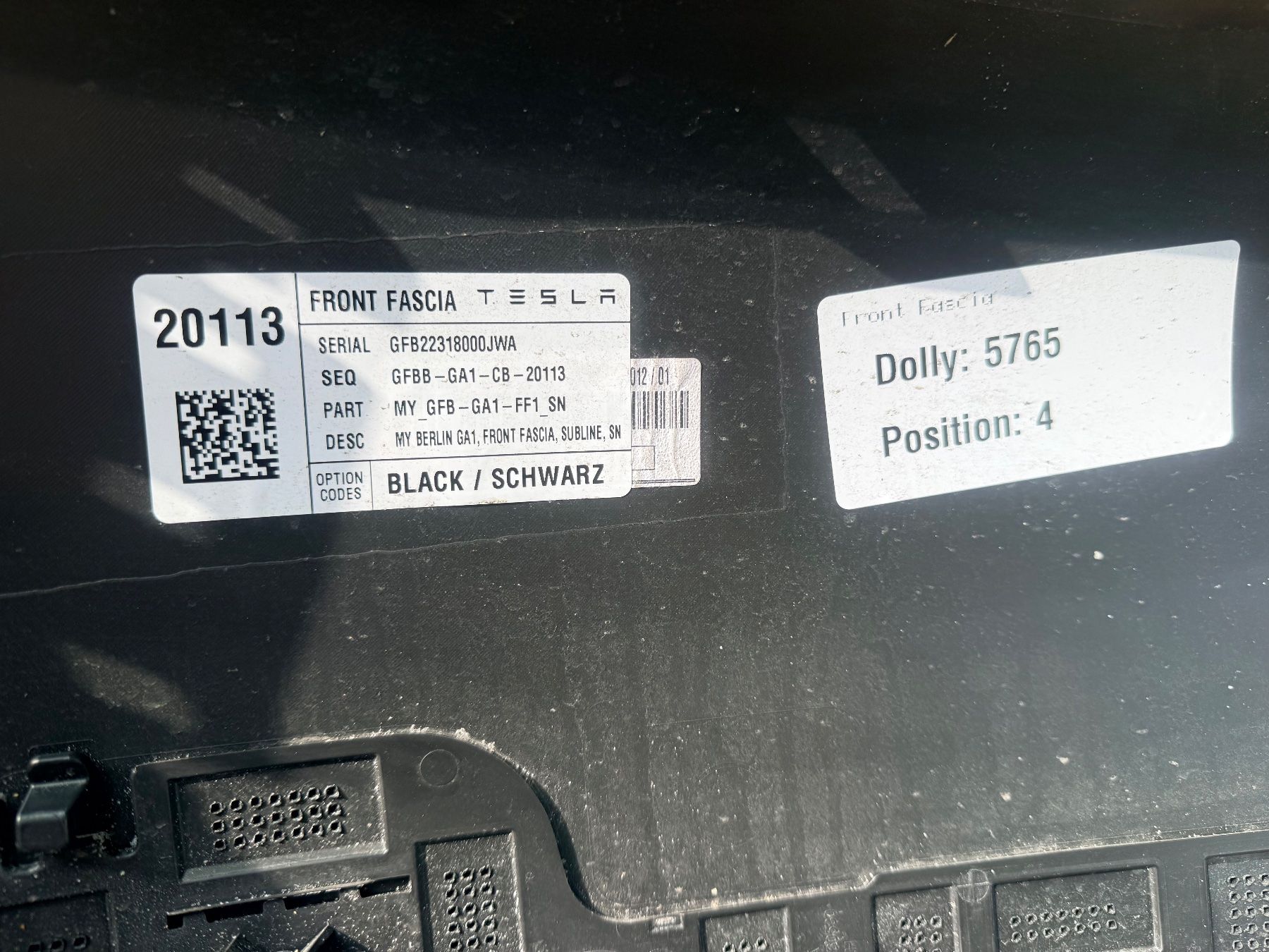 Tesla Tutti pezzi di ricambio auto: Tesla Model Y Performance Frontspoiler - wie neu! – Usato da Kölliken venduto da Flue68 3