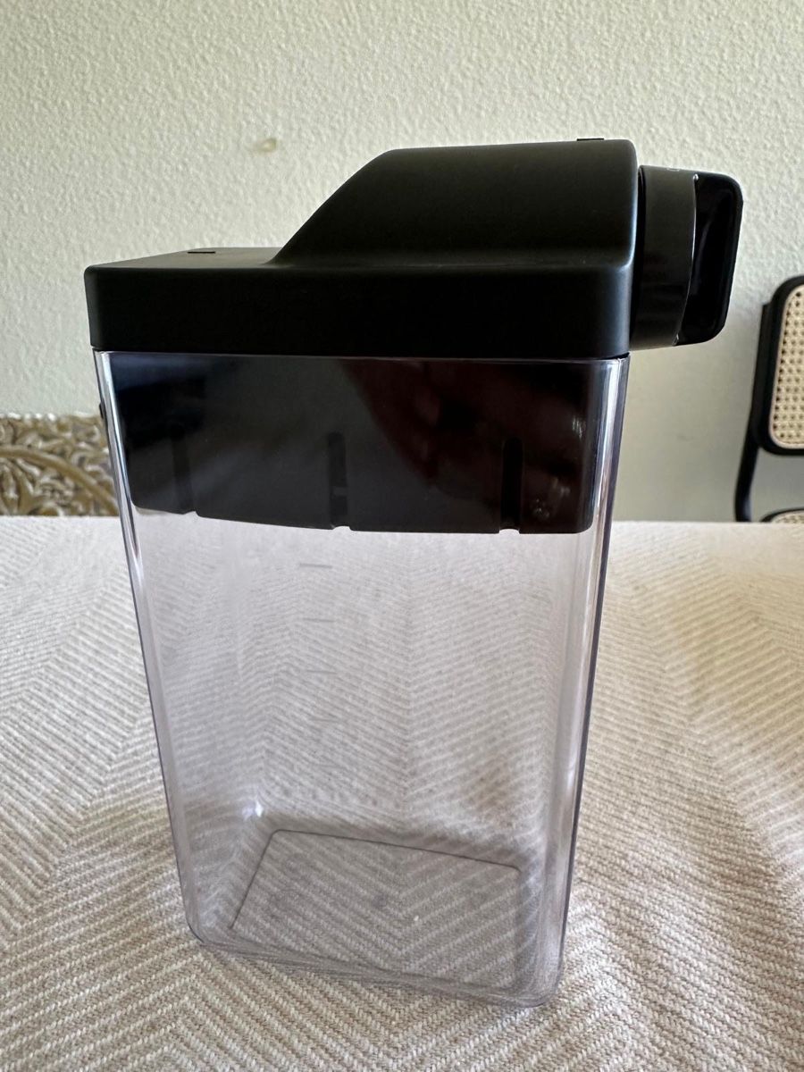 De'Longhi Küchengeräte: Delonghi Coffee Machine Milk Tank - Spare Part! – Gebraucht aus Zürich von mhm_6rhw 1