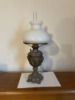 Antike Petroleumlampe Metall mit Glasschirm gebraucht
