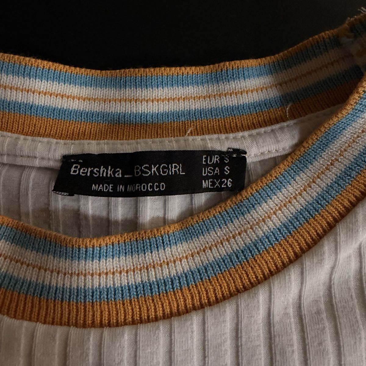 Hollister Top: Bershka & Hollister Tops – Usato da Schaffhausen venduto da nuhcyar 5