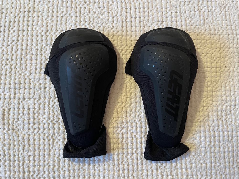 Coudières LEATT 3DF 6.0 EVO Noir