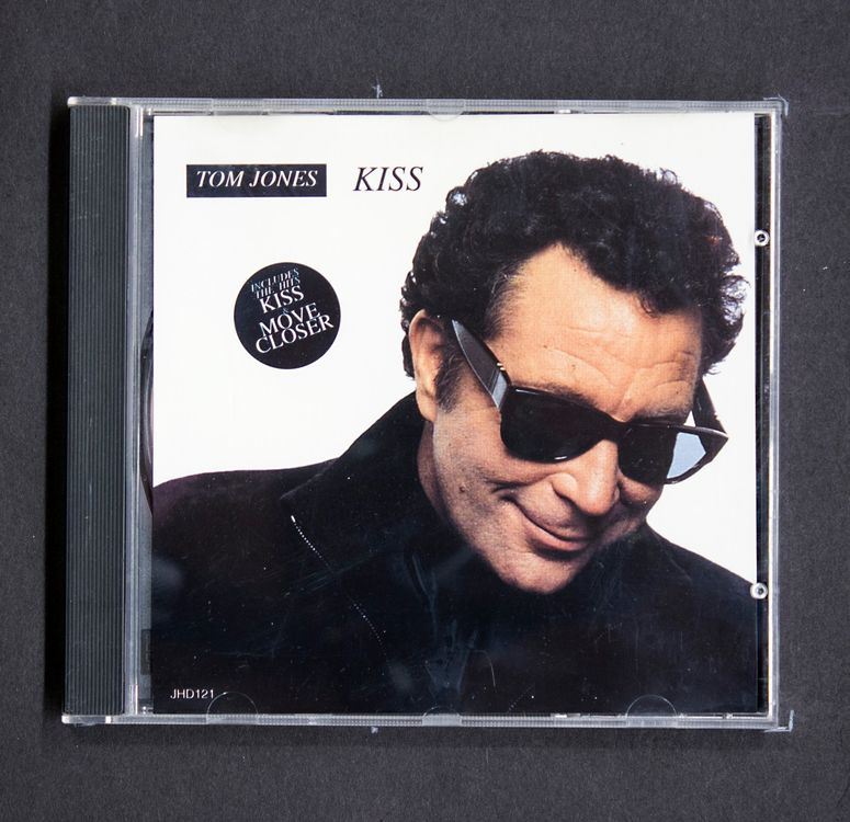 Tom Jones – Kiss CD (Gebraucht) in Fraubrunnen für CHF 2 – mit ...