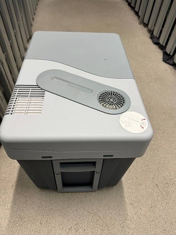 Frigoriferi & Refrigeratori: Frigo portatile MOBICOOL – Usato da Massagno venduto da whi_d5bd 2