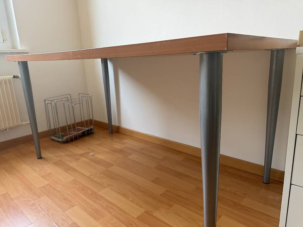 Scrivanie: Schreib-/Bürotisch gratis abzugeben – Usato da Ostermundigen venduto da Ragete04 2