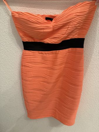 Trägerloses Kleid