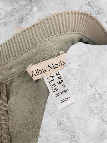 Pulls & Sweat-shirts: Blason "Alba Moda" Taille 44/XL Neuf – Neuf (Voir description) à Genève par TradeCH 2