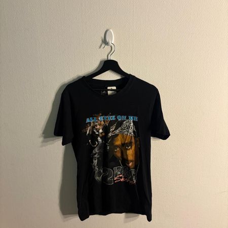 2Pac Vintage Tee (Black)