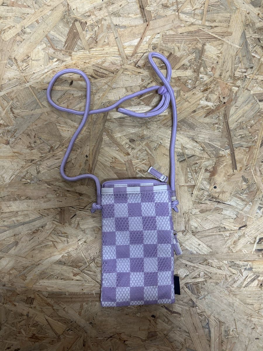 Monki Sacs femmes: purple checkered phone bag  – D'occasion à Zürich par ori_9dcy