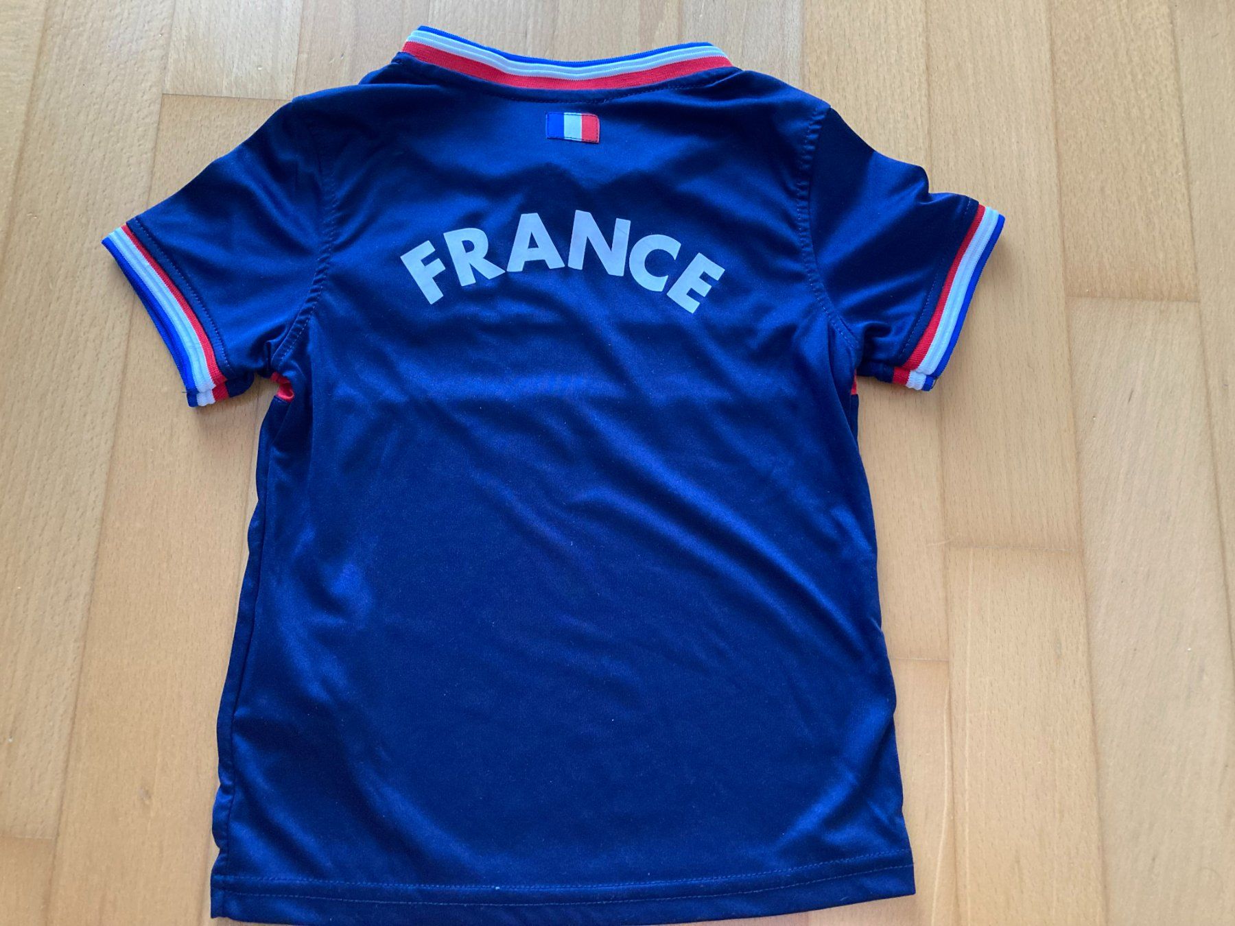 Scarpe, pantaloni & magliette da ginnastica: Trikot Frankreich Gr. 116 Powerzone – Usato da Muttenz venduto da Juvenile33 5