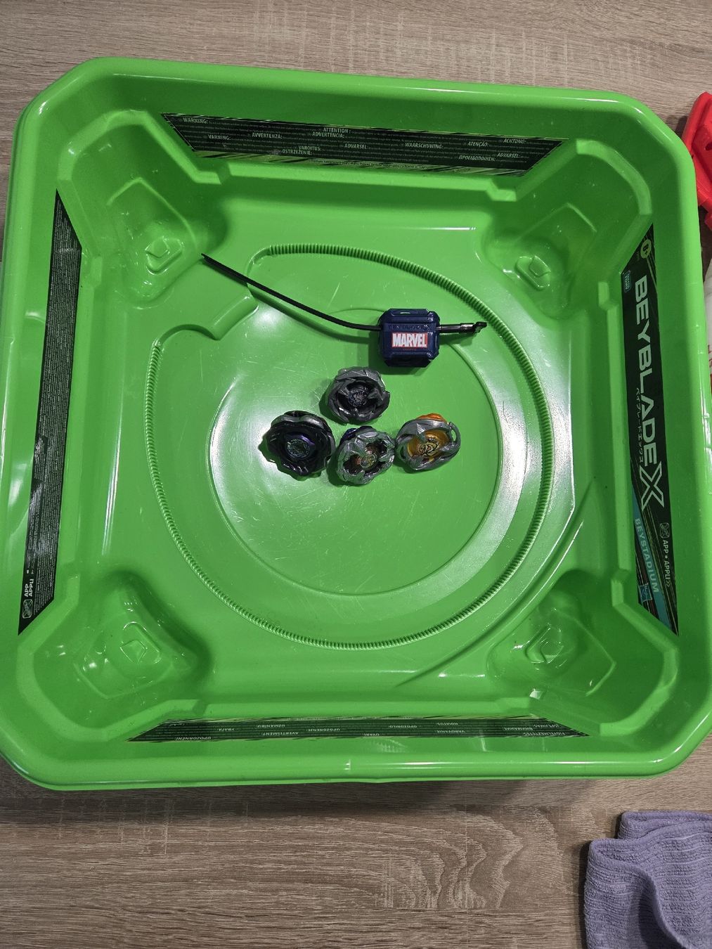 Beyblade X Set mit Arena und 4 Kreiseln gebraucht (Gebraucht) in ...