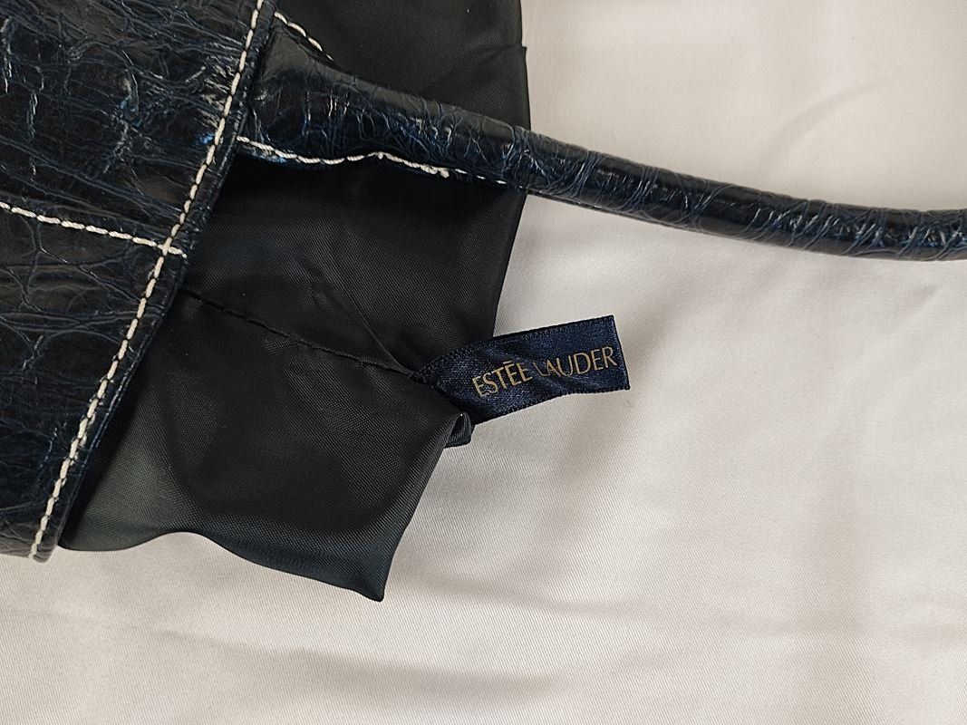 Estée Lauder Taschen für Damen: ESTÉE LAUDER Handtasche Kunstleder – Gebraucht aus Schübelbach von Restwert_Schubelbach 5