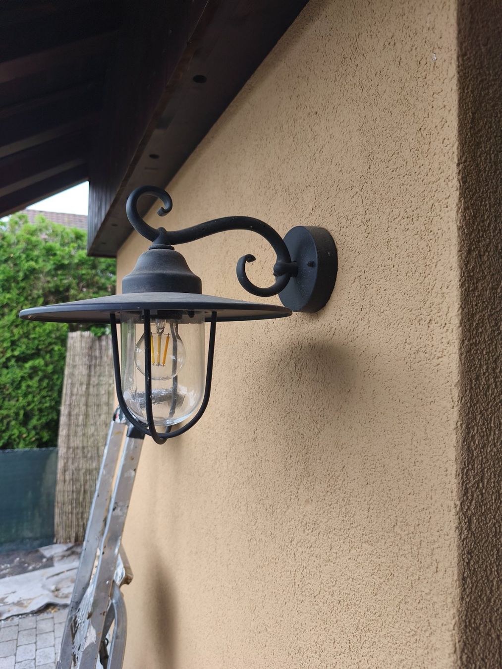 Philips Lampade: Stilvolle Aussenwandleuchte Philips – Usato da Rubigen venduto da HEIDA_82 1