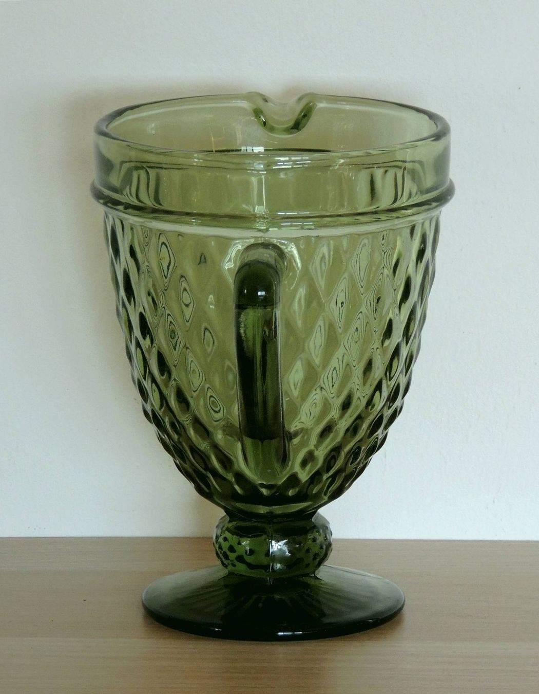 Caraffe: Pichet ananas en verre pressé vert, 1 litre – Usato da La Chaux-de-Fonds venduto da ben2300 3