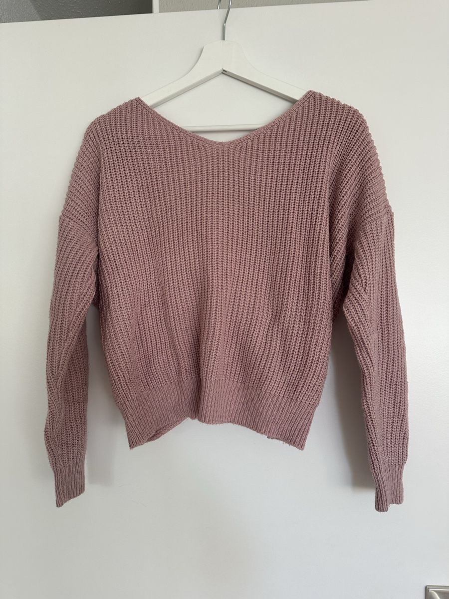 Maglioni & Felpe: Puckrosa Pullover mit Perlen, perfekt für den Herbst! – Usato da St. Gallen venduto da adr_l9jg 1