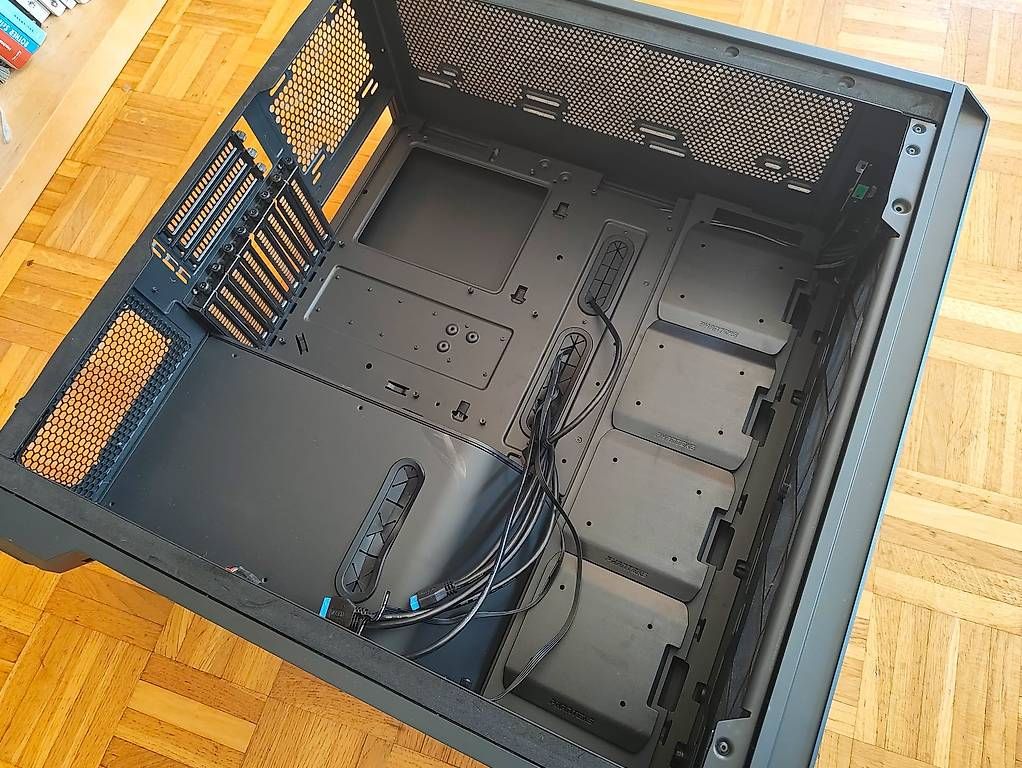 Phanteks Custodie: Phanteks Enthoo Pro2 Big Tower Gehäuse – Usato da St.Gallen venduto da becks0815
