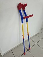 Kinder- / Gehhilfe / Geh hilfe / Gehilfe / Krücke / Krücken