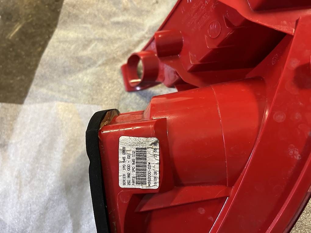 Tutti pezzi di ricambio auto: Seat Grill und 2 Schlusslichter  – Usato da Wetzikon ZH venduto da MedinaL 3