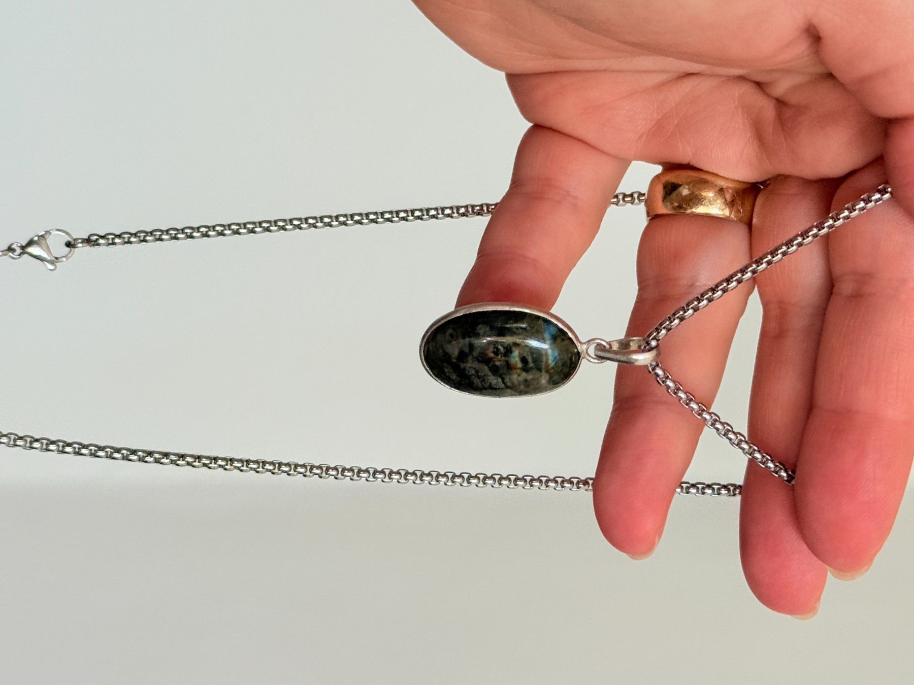 Catenine: Fashionable labradorite necklace – Nuovo e nell'imballaggio originale da Genève venduto da AGBERG 9