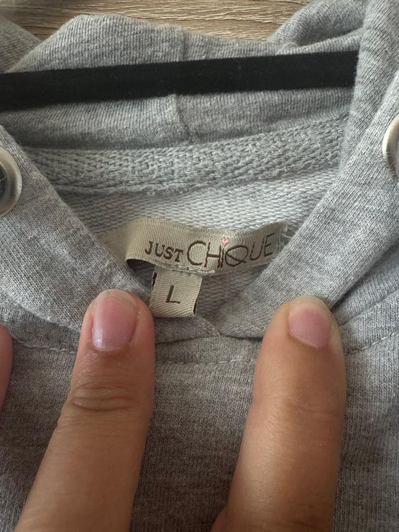 H&M Pulls & Sweat-shirts: Sweatshirt gris classique – D'occasion à Montreux par Izapeche811 2