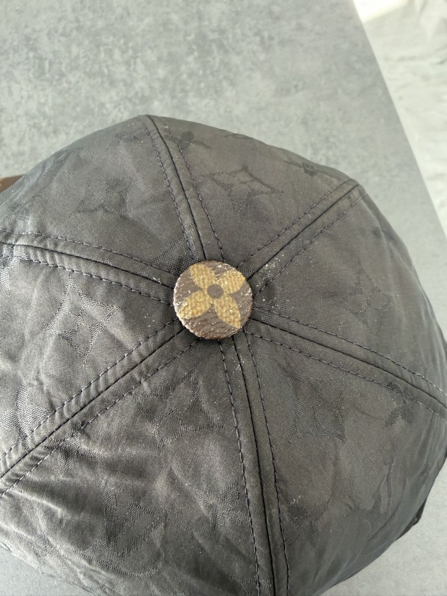 Louis Vuitton Sonstige Kleidung & Accessoires: Louis Vuitton Cap schwarz braun mit Monogram Muster – Gebraucht aus Sierre von Nessii 2