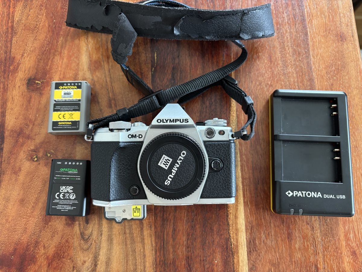 Olympus Fotocamera: Defekte Digitalkamera Olympus OM-D E-M5 Mark II – Difettoso da Langenthal venduto da rob_2kqd