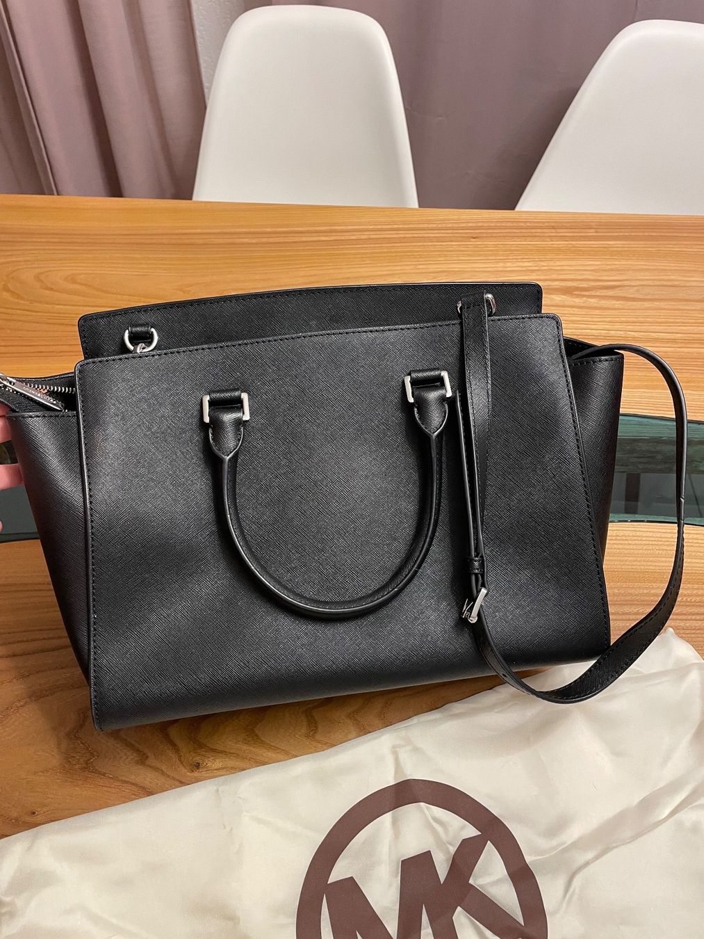Michael Kors Taschen für Damen: Michael Kors Selma Large Schwarz/Silber – Gebraucht aus Konolfingen von likeacat 1