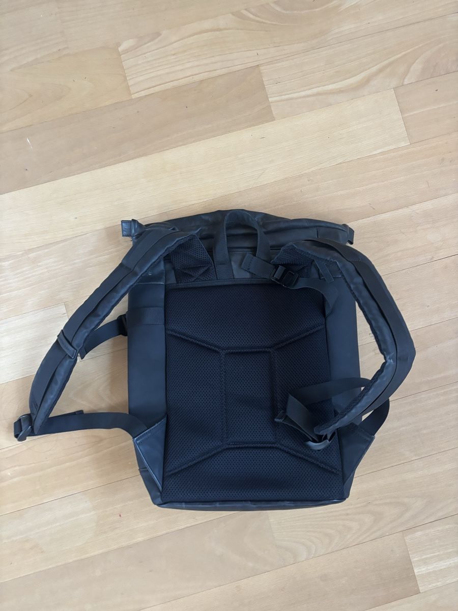 Kapten & Son Zaini: Rucksack KAPTEN & SON, leider 1 Reissverschluss – Usato da Maienfeld venduto da eli_27lm 1