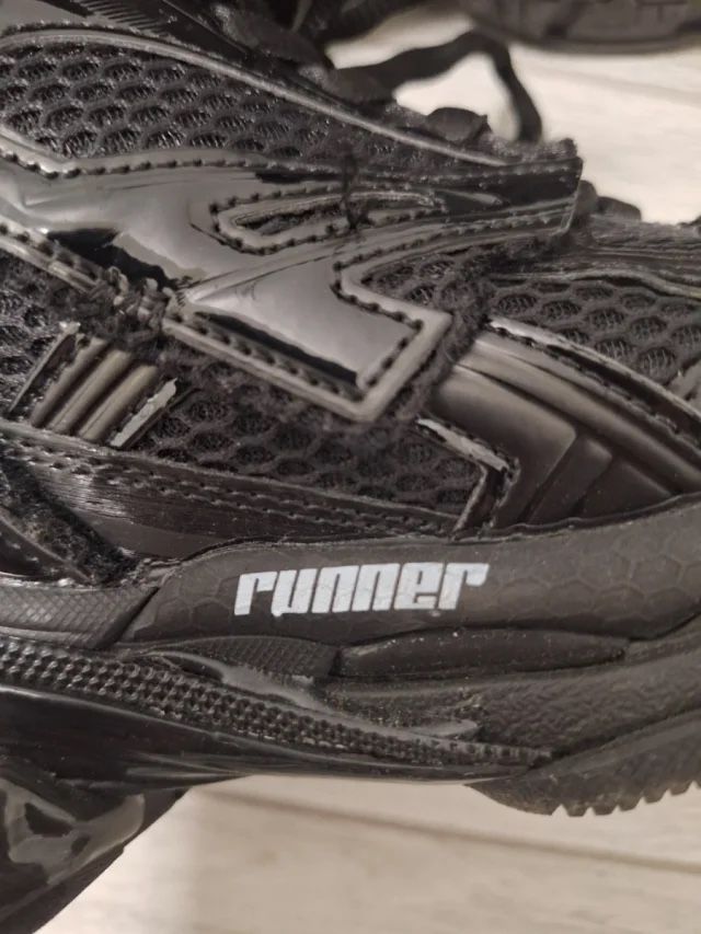 Balenciaga Herrenschuhe: Balenciaga runner – Gebraucht aus Allschwil von lor_6cgq 6