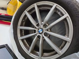 BMW Felge mit Reifen 225/50 R17 gebraucht von BMW 3er 2023