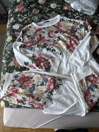 Shein Trainer weiss mit Blumen Gr L