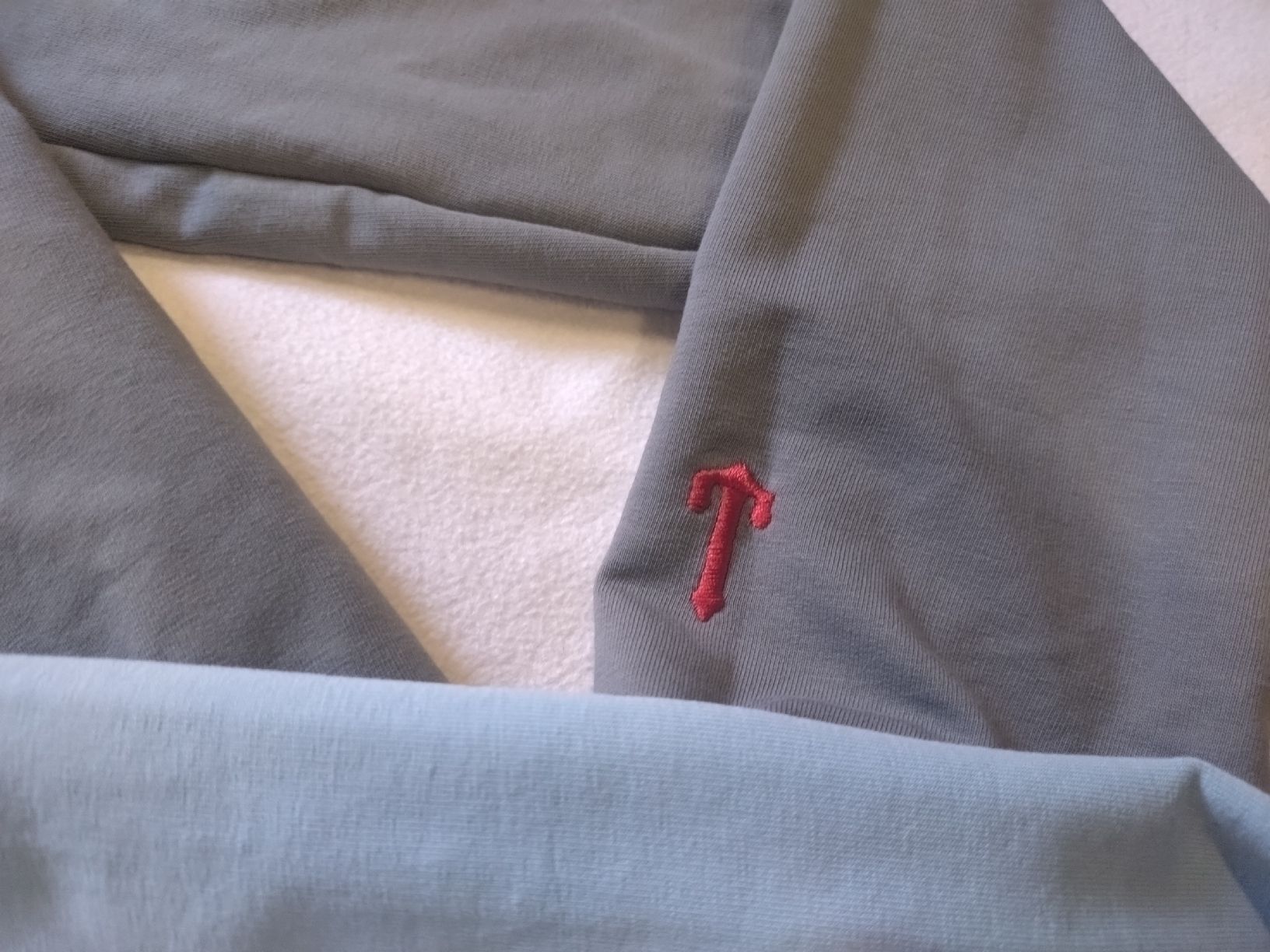 Trapstar Maglioni & Felpe: 2x Crewneck Trapstar S TBE  – Usato da Farvagny-le-Grand venduto da LaCaverne 6