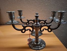 1 paire de bougeoirs en étain