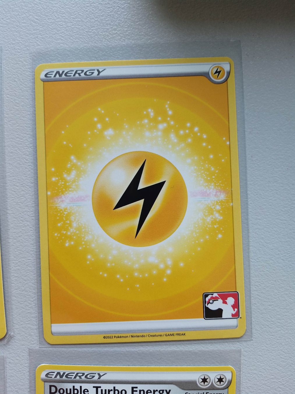 Pokémon Carte collezionabili: Lightning  Energy - Pokemon TCG Prize Pack Stamp Stempel – Usato da Altstätten SG venduto da GGsGameshop