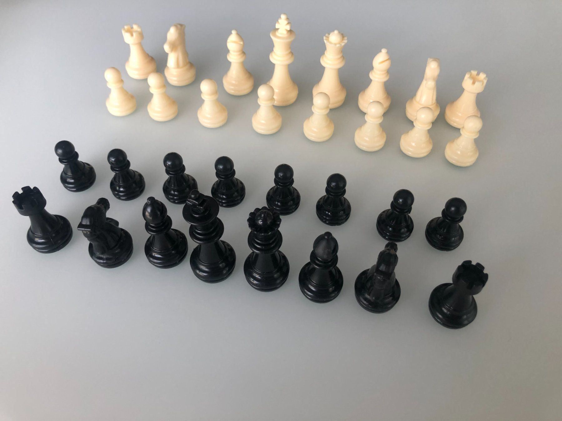 Giochi: Schach Figuren NEU – Usato da Nussbaumen AG venduto da Pika-Shop 1