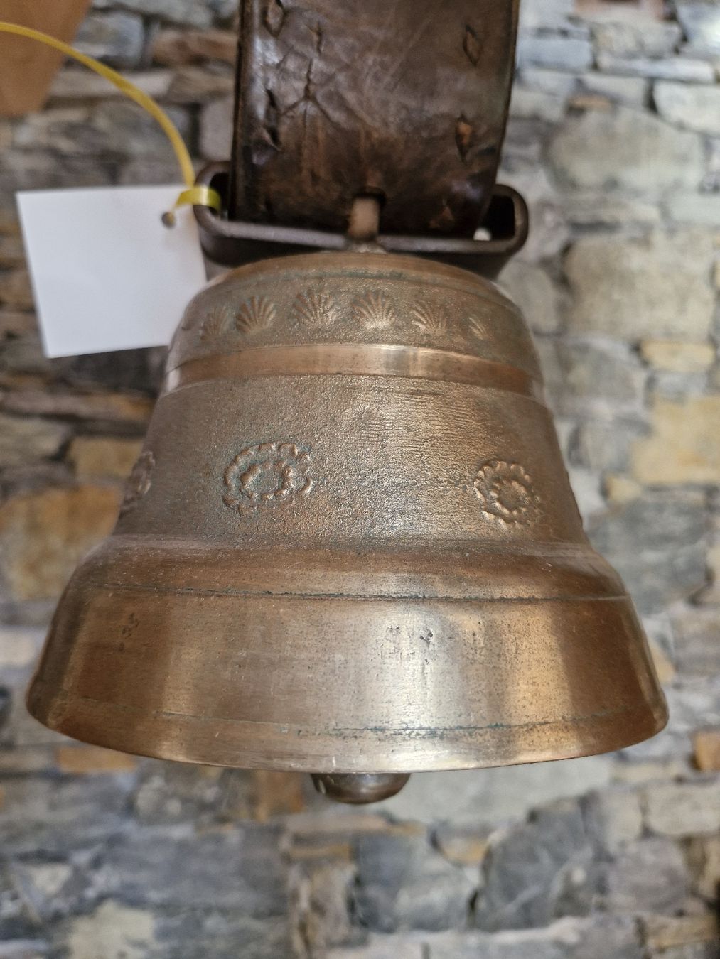 Glocken & Treicheln: Glocke Treichel  – Gebraucht aus Guarda von rue_bpd7 1