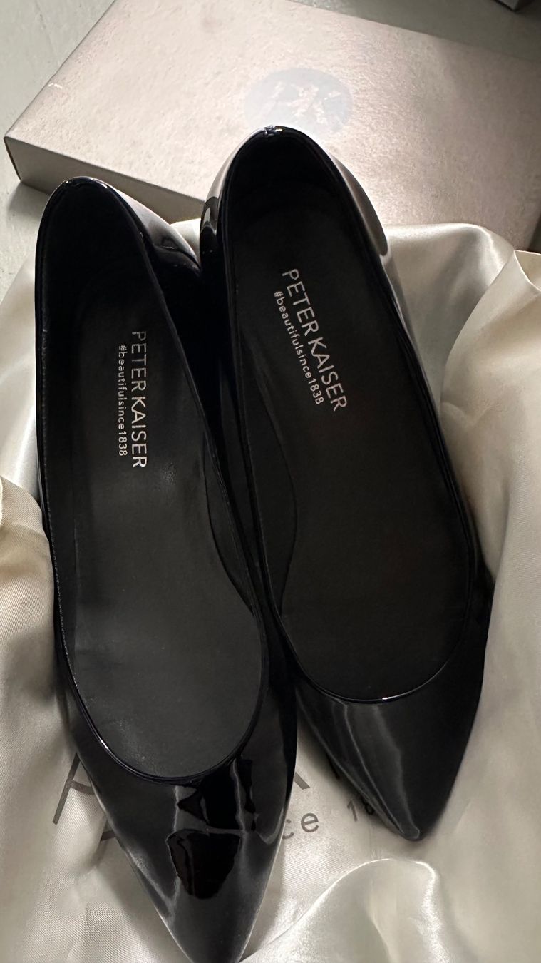 Scarpe da donna: Peter Kaiser, Elegante Lack Pumps, Schwarz, Grösse 4.5 – Usato da Neftenbach venduto da panam4 5